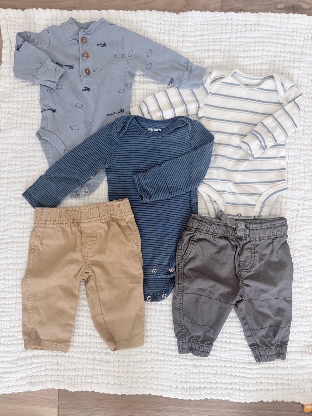 Carter’s 0-3 months Lot